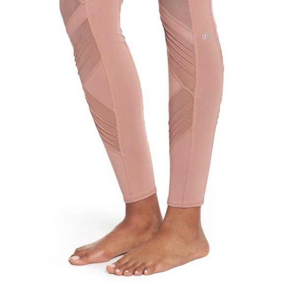 NWT ALO Yoga Ultimate High-Waist Legging Rosewater Size S - Picture 3 of 12